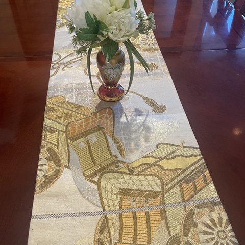 2473豪華刺繍の袋帯リメイク　正絹テーブルランナー　お正月に　プレゼント