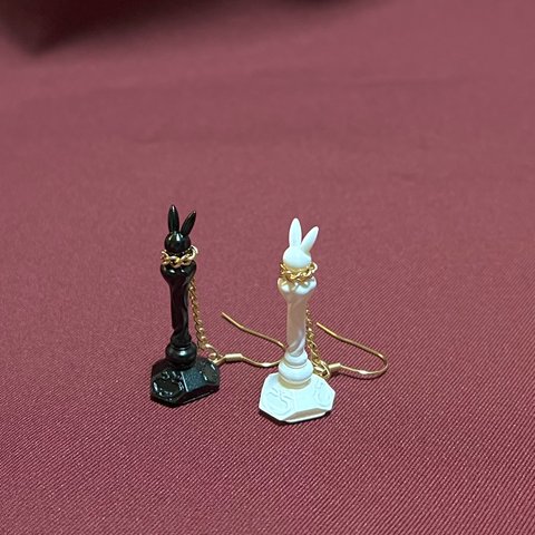  【ラビットチェスⅢ】ポーン ピアス ゴールド