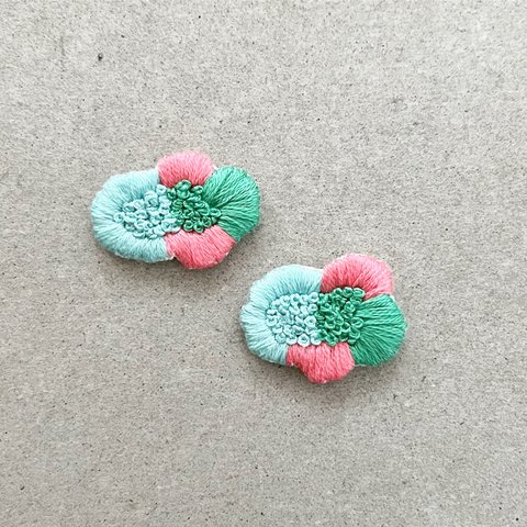 flower×green刺繍ピアス