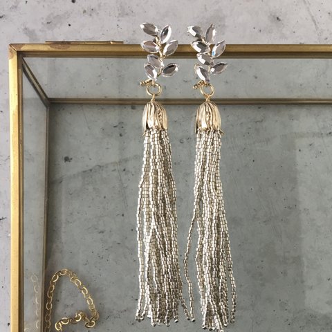 silver bees tassel /pierce