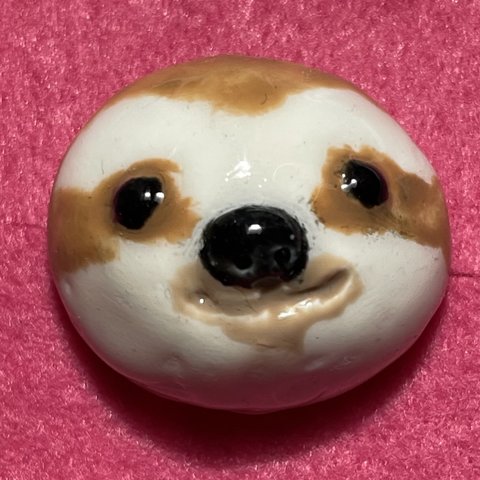 ナマケモノのピンバッジ