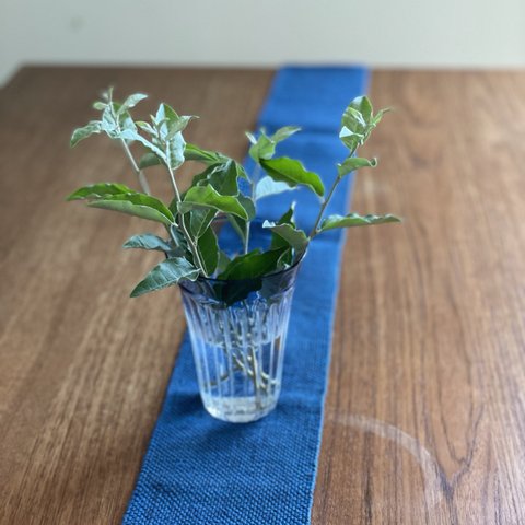 手織りテーブルランナー　ブルー