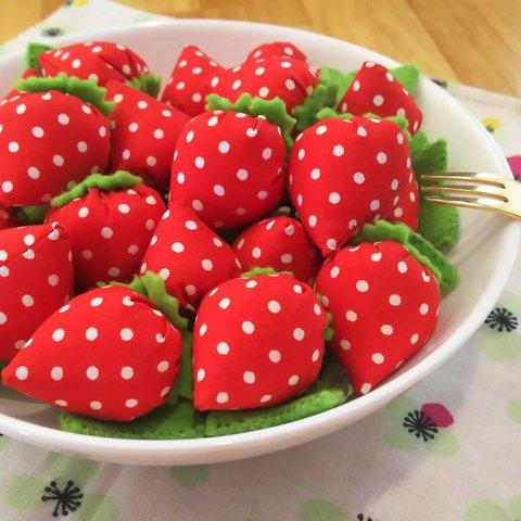 摘みたていちご🍓のヘアゴム！