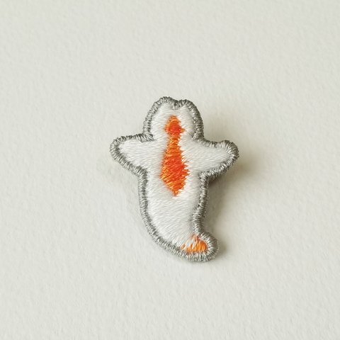 クリオネの刺繍ブローチ