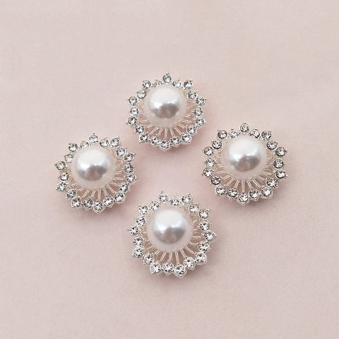 【A025】2個/2.3cm/ラインストーンボタンパール　ボタンフラワーボタン　パーツ