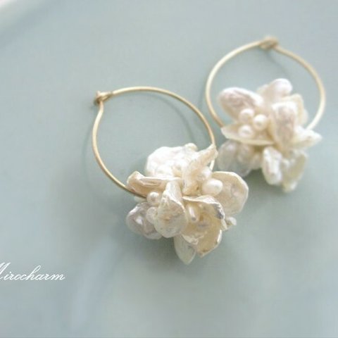  {14Kgf} *white* bouquets de fleurs フラワーピアス 