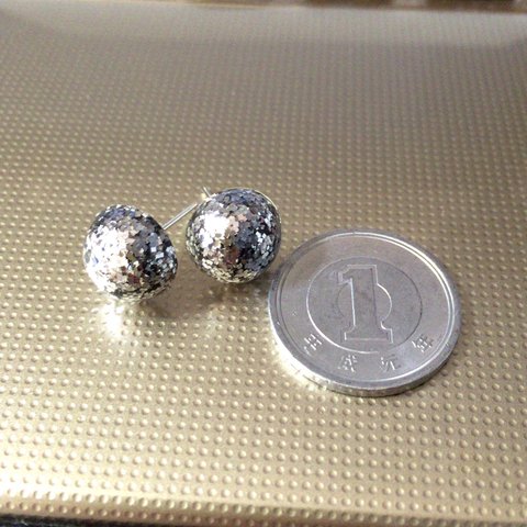 キラキラシルバーピアス