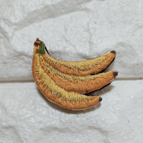 バナナのブローチ