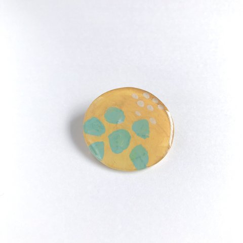  oval painting brooch