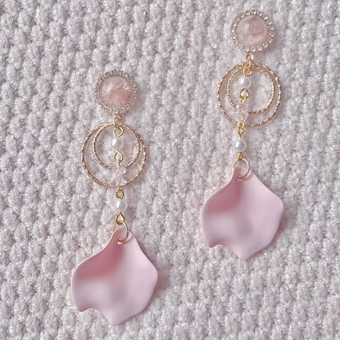 桜輝くゆらキラピアス/イヤリング