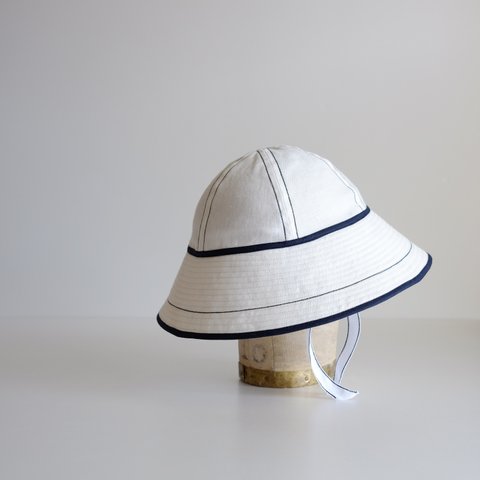 ＊sold＊ セーラーハット 【 白 リネン に 紺 ステッチ 】 高原 ／ sailor hat linen