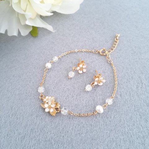 【ボタニカル】白い小花とパール・水晶のブレスレット&ピアス