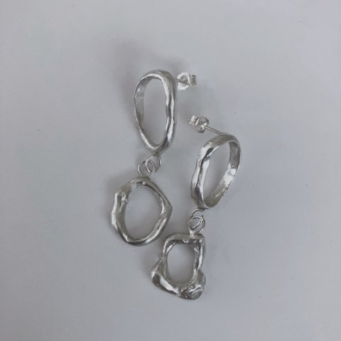 『silver950 melt double circle』 シルバーピアス　《樹脂イヤリング変更可能　》　シルバー　一点もの　被らない　ピアス　シンプル　モード　こなれ感　おしゃれ　耳元