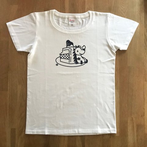 ハリネズミとケーキ　M レディース　Tシャツ　オリジナルイラスト　ホワイト
