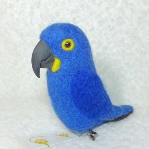 スミレコンゴウインコ  miniリアルタイプ♪☆マグネット/ブローチ どちらか選択 足有に変更可能  受注作成　 羊毛フェルト 鳥のオブジェ リアルバード 羊毛インコ　　工房小鳥屋さん