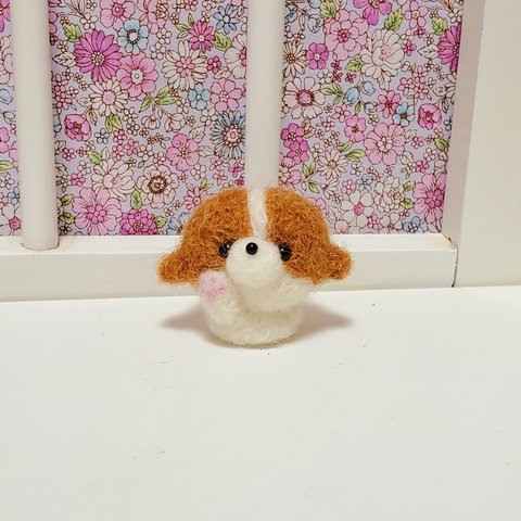 256 送料無料　招き犬　キャバリア   犬　ぬいぐるみ 置物　羊毛ﾌｪﾙﾄ 定形外　 