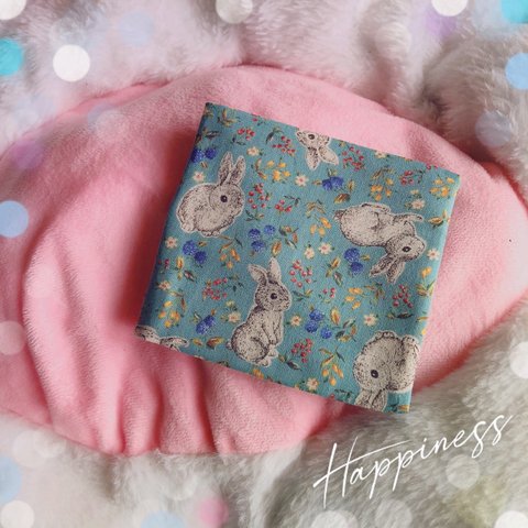 初めての日に ハンカチにもなる 可愛い bunny blue サニタリーケース