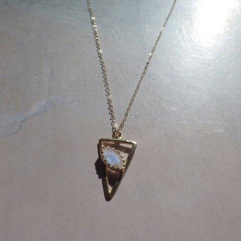 *14kgf*Moonstone Triangle Necklace 