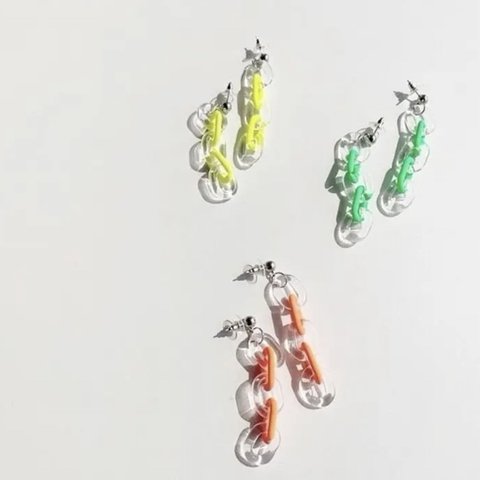 clear chain  neon pierce