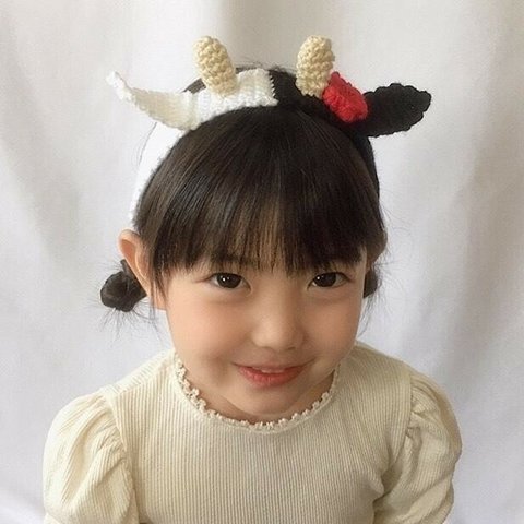 牛のヘアバンド（お花付き）