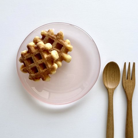 桜色を映す水たまり　ガラスの丸いお皿　食器　プレート　皿　ガラス皿　ガラス工芸