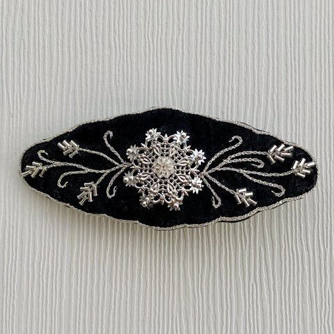 刺繍バレッタ  la fleur d'argent (銀の華)