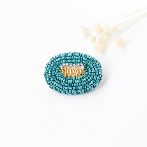ビーズ刺繍ブローチ 北欧の花(水浅葱色)  Embroidery brooch  Flower