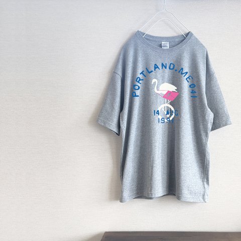 フラミンゴ　お出かけ　Tシャツ（グレー）