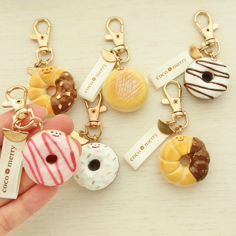 ミニチュアドーナッツのニコニコバッグチャーム🍩