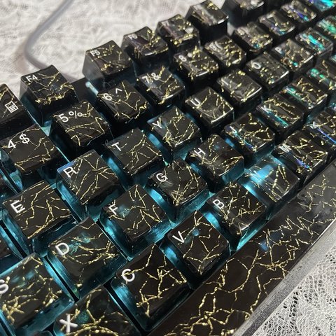 ブラック×ゴールド キーボード✩.*˚