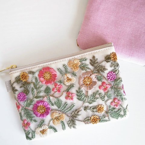 インド刺繍＊ポーチ　　プレゼント　ギフト