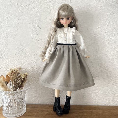 フリル長袖ドッキングワンピース　【ライトカーキ】ドール服　リカちゃん　ruruko　受注