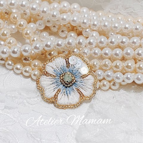 刺繍のお花 embroidery flower   ヘアゴムorブローチ