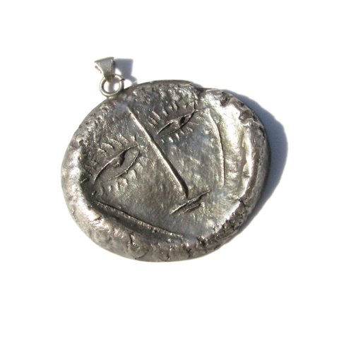 Vintage silver color face design pendant top