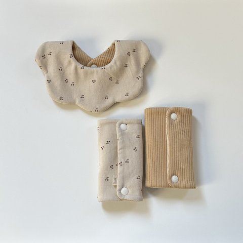  【即納】bib & sucking pad SET［cherry corduroy］