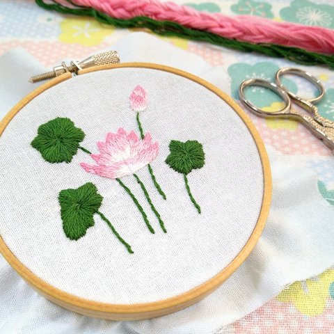 蓮の刺繍図案