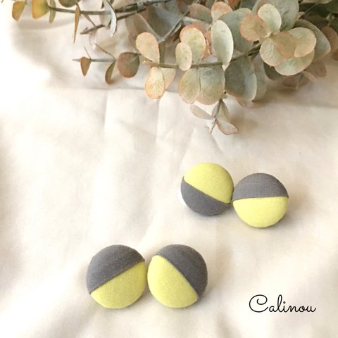 【yellow×gray】18mmくるみボタンのイヤリング