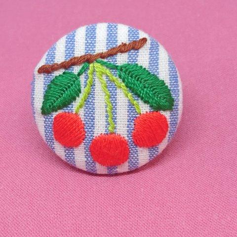 さくらんぼ 刺繍ブローチ