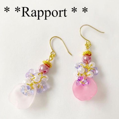 ✴︎桜の花びら舞うピアス✴︎