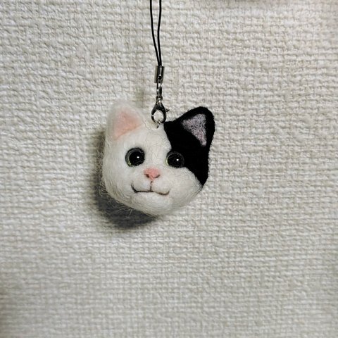 羊毛フェルト 白黒猫ちゃん  ストラップ