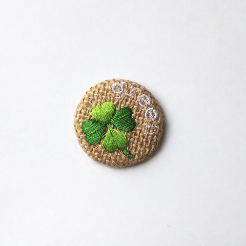 缶バッジ 刺繍