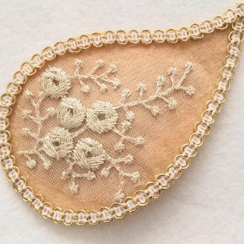 【送料無料】バロック刺繍のフェルトバレッタ スリーピン 大きなサイズ