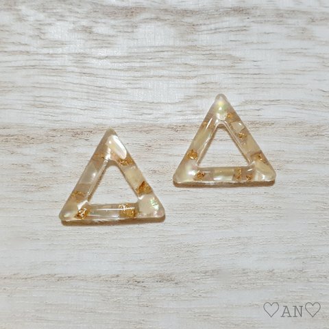 シェルクリアピアス:トライアングル　クリップ/ノンホールピアス