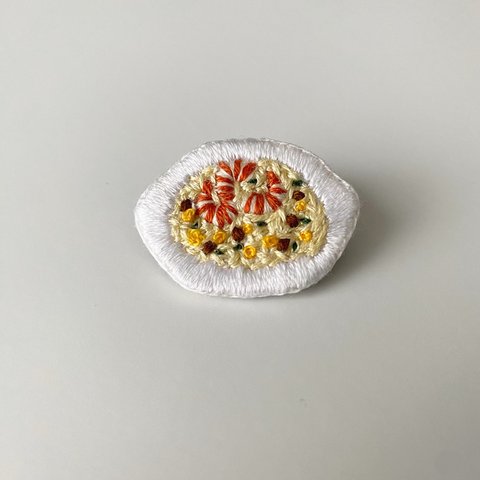 炒飯 手刺繍ブローチ