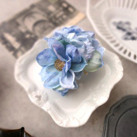 花びらのポニーフック ■ ライラックのふんわりシルエット  ■ ライトブルー