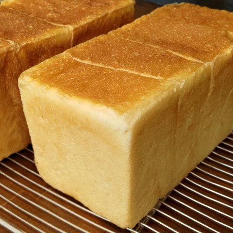 【国産小麦＆自家培養酵母100％】  超熟成  酵母食パン