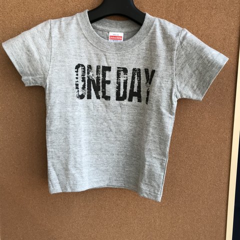 Tシャツ　kids ロゴ