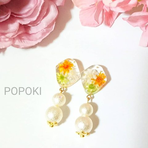 春夏アクセサリー❗ ビタミンカラーのお花入りレジンピアス