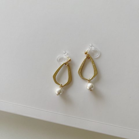 metal drop&pearl earring