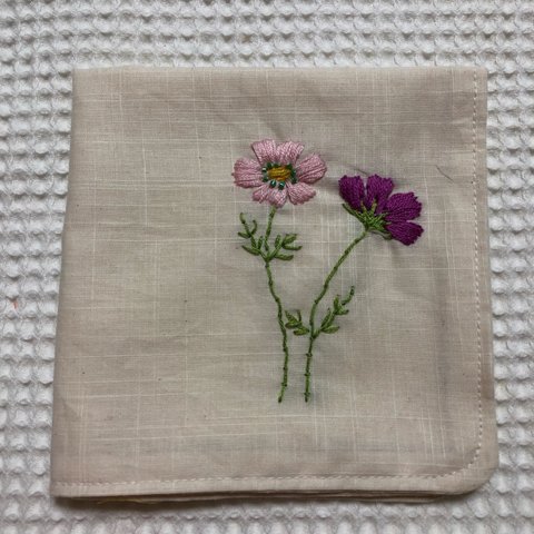 コットンの刺繍ハンカチ☆コスモス